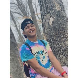 Meet your Posher, Moises